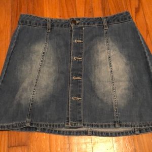 Celebrity Pink denim skirt